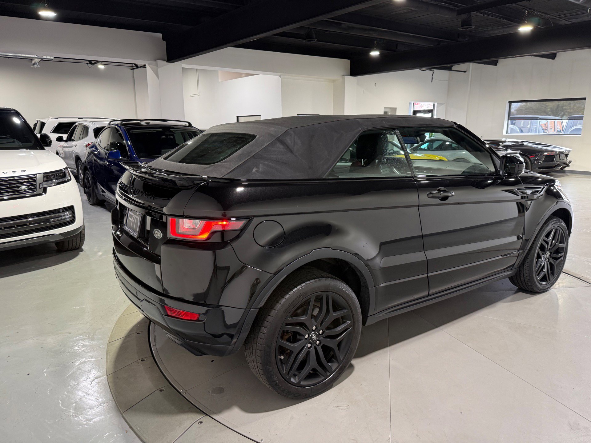 Used 2018 Land Rover Range Rover Evoque HSE Dynamic image 11