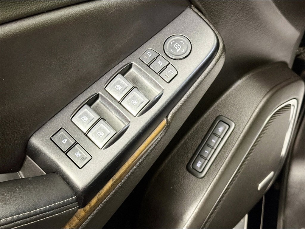 Used 2018 GMC Yukon XL Denali image 18