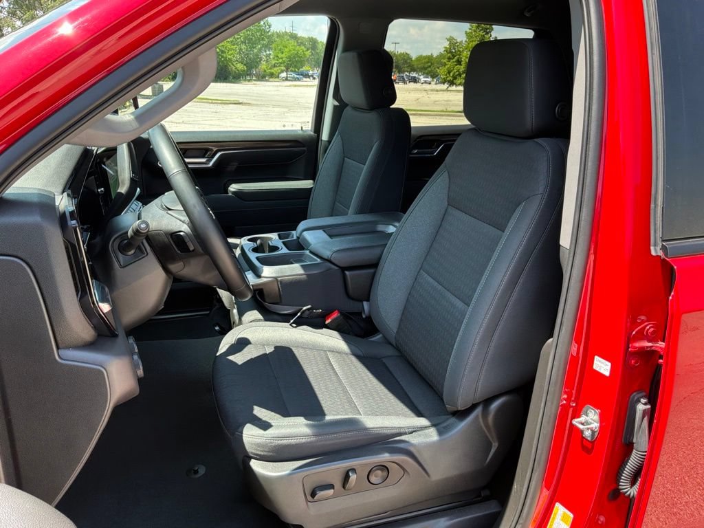 Used 2023 Chevrolet Silverado 1500 LT AWD/4WD image 25