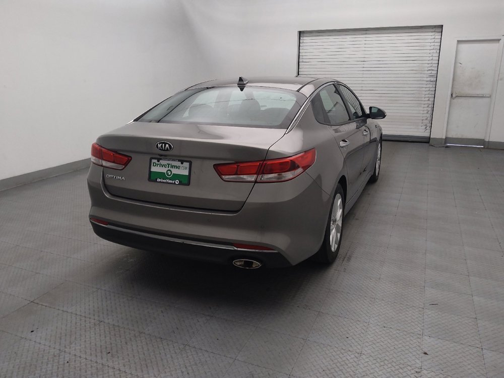 Used 2018 Kia Optima LX w/ 17" Alloy Wheels Package FWD image 7