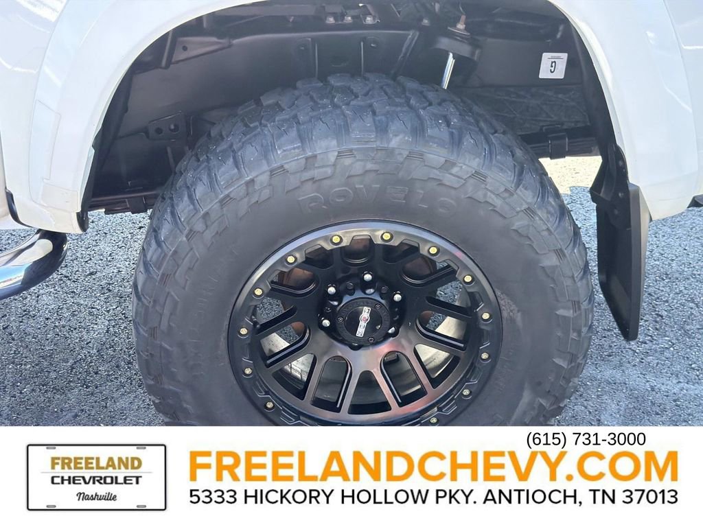 Used 2017 Toyota Tacoma TRD Sport w/ Tow Package (A/T) image 11