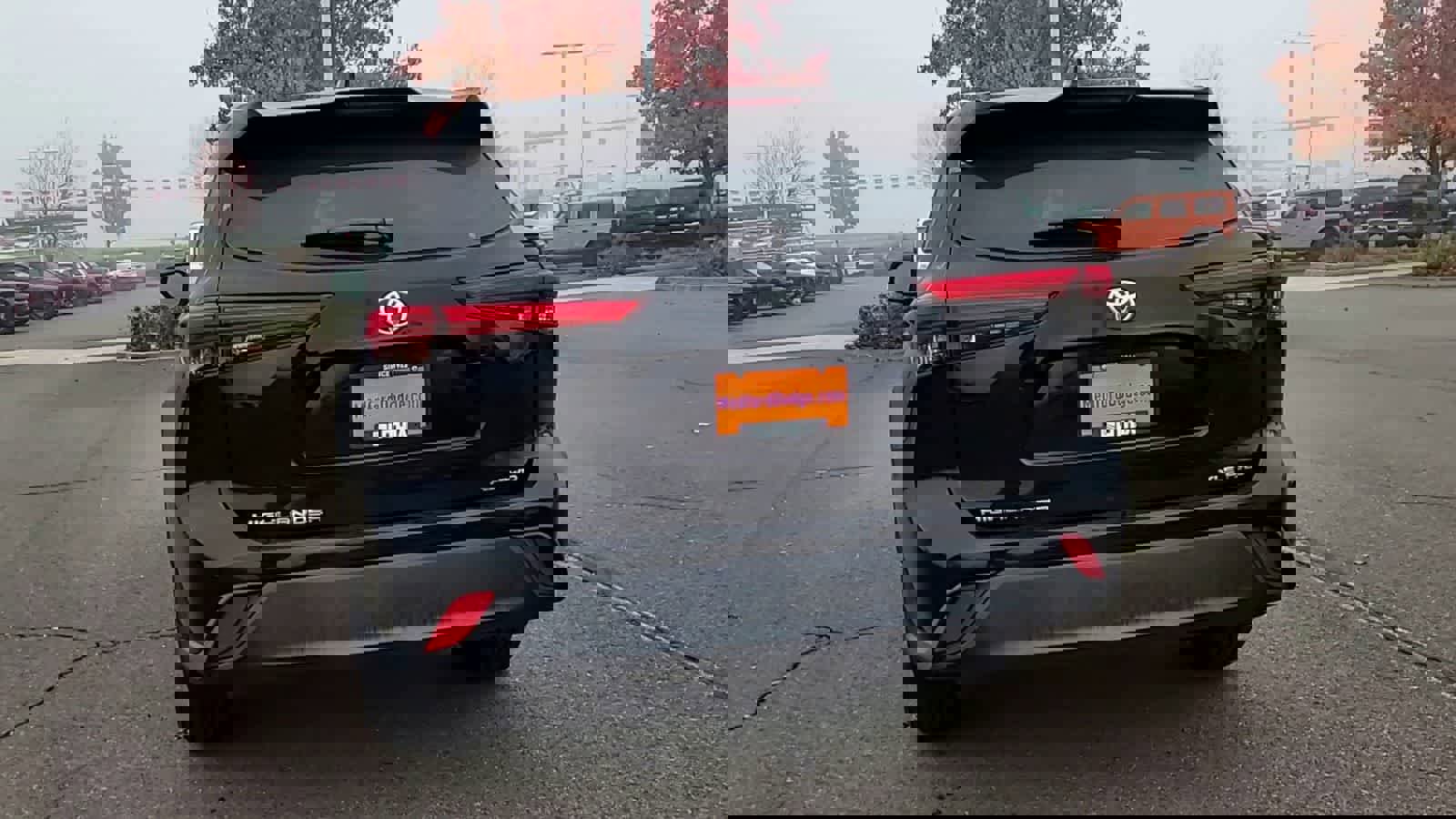 Used 2023 Toyota Highlander XLE image 7