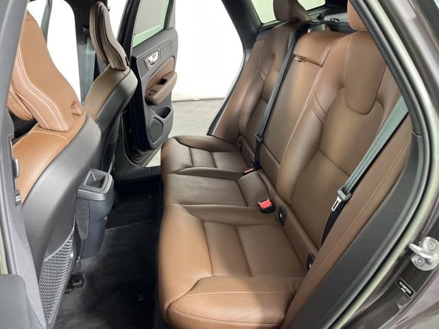 Used 2023 Volvo XC60 B5 Plus w/ Protection Package Premier FWD image 40