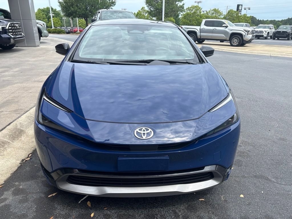 Used 2024 Toyota Prius XLE FWD image 4