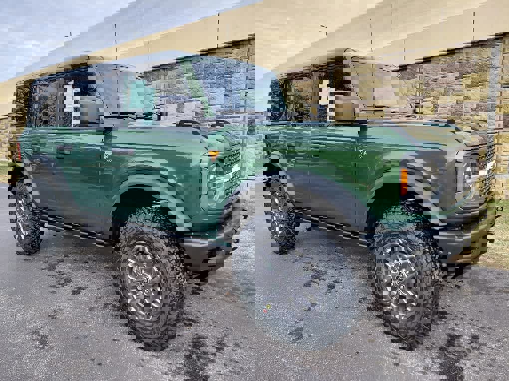 New 2025 Ford Bronco Badlands image 4