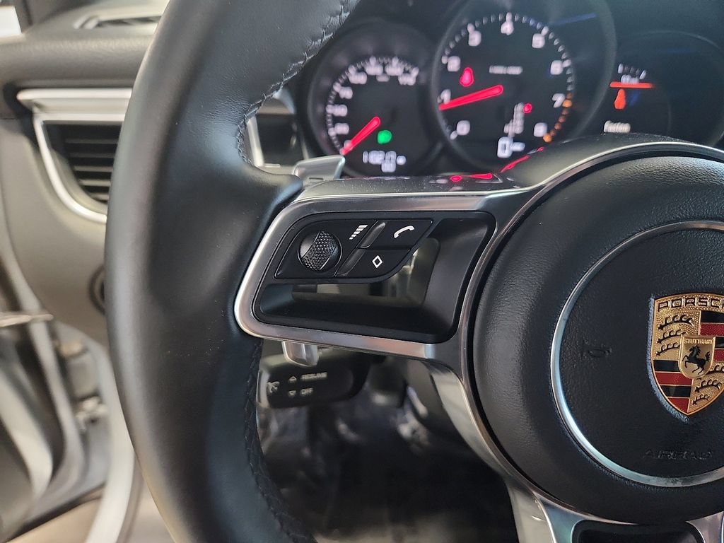 Used 2018 Porsche Macan AWD/4WD image 20