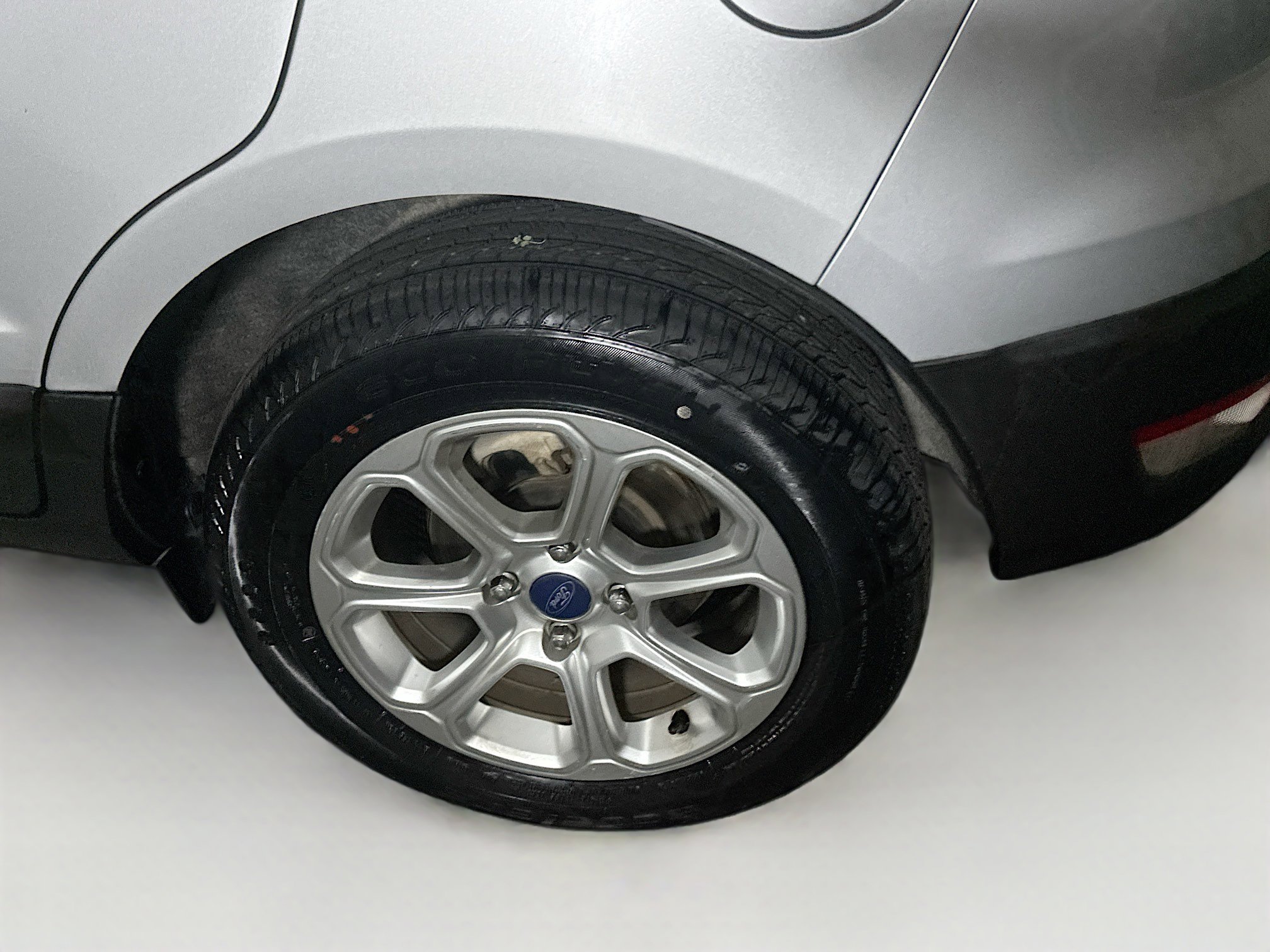 Used 2018 Ford EcoSport SE w/ SE Convenience Package image 11