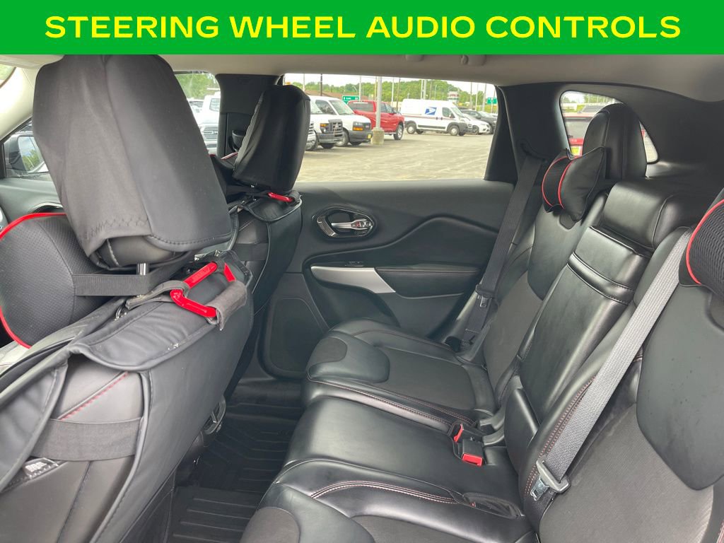 Used 2017 Jeep Cherokee Trailhawk w/ Cold Weather Group AWD/4WD image 14
