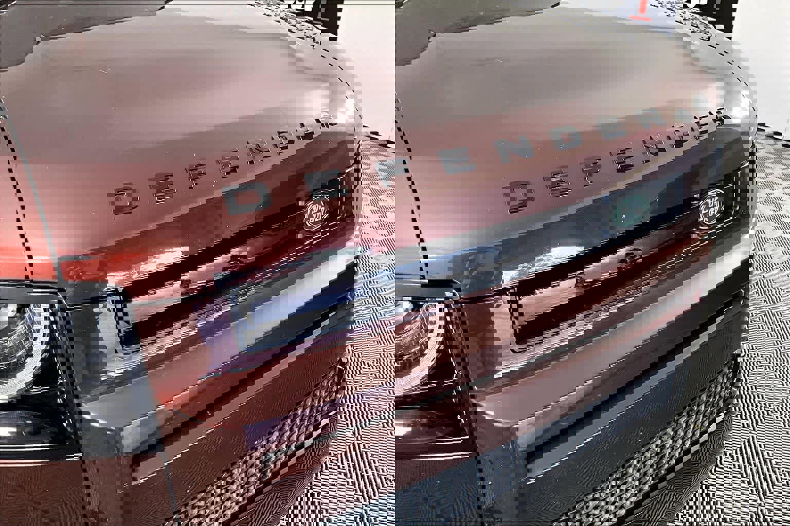 Used 2024 Land Rover Defender 130 X-Dynamic SE image 28