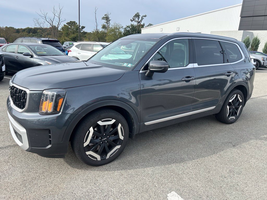 Certified 2024 Kia Telluride EX FWD image 3