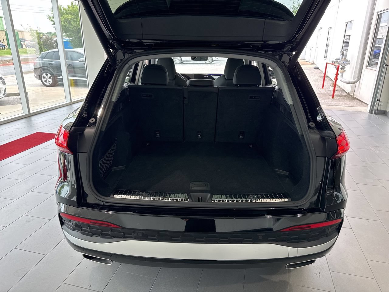 Used 2025 Audi Q5 Premium Plus w/ Premium Plus AWD/4WD image 9
