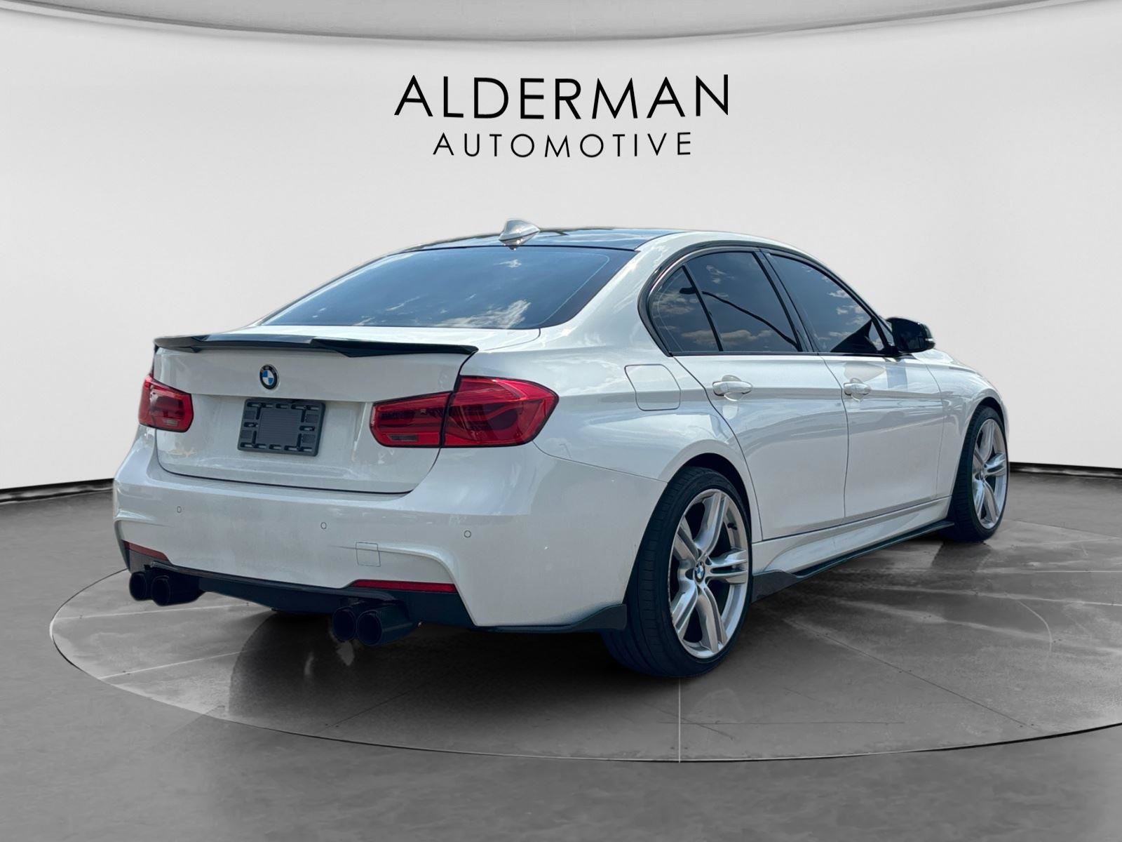 Used 2014 BMW 335i xDrive Sedan AWD/4WD image 5