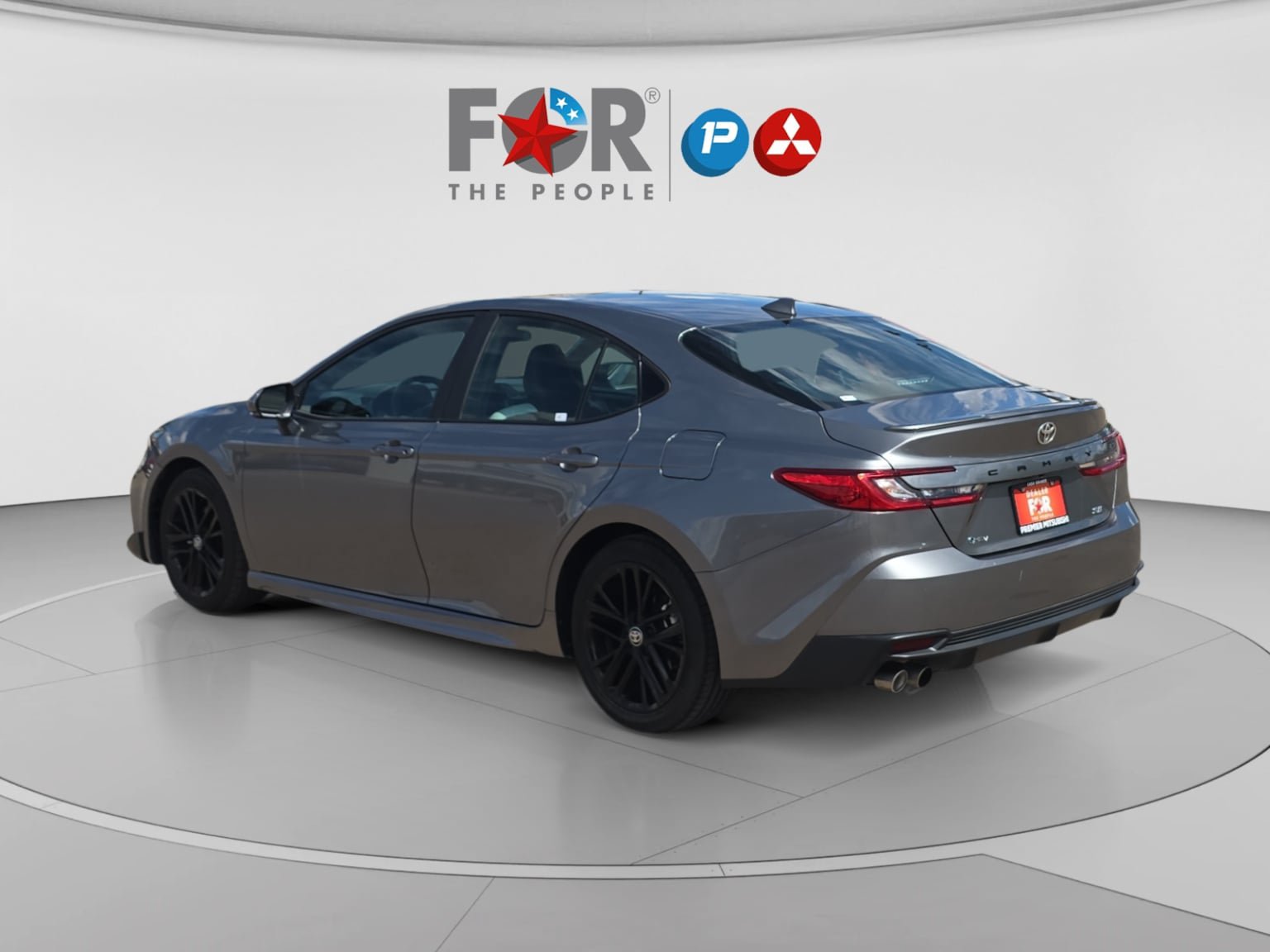 Used 2025 Toyota Camry SE FWD image 3