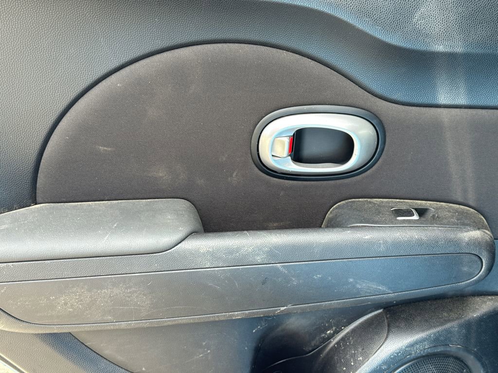 Used 2019 Kia Soul + FWD image 17