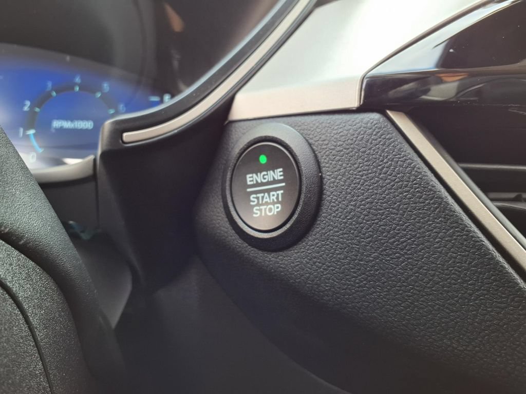 Certified 2022 Ford Escape SEL w/ Technology Package AWD/4WD image 13