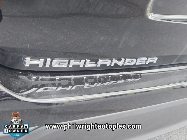 Used 2021 Toyota Highlander L FWD image 15