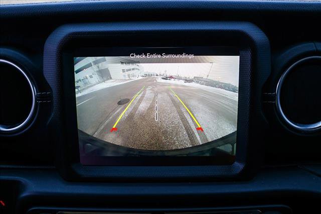 Used 2022 Jeep Wrangler Unlimited Sahara w/ Cold Weather Group image 18