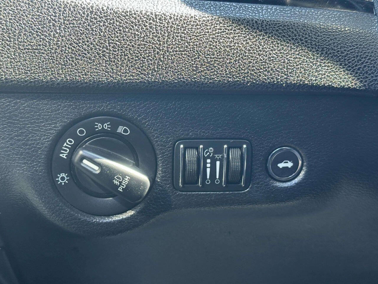 Used 2014 Chrysler 300 S image 31