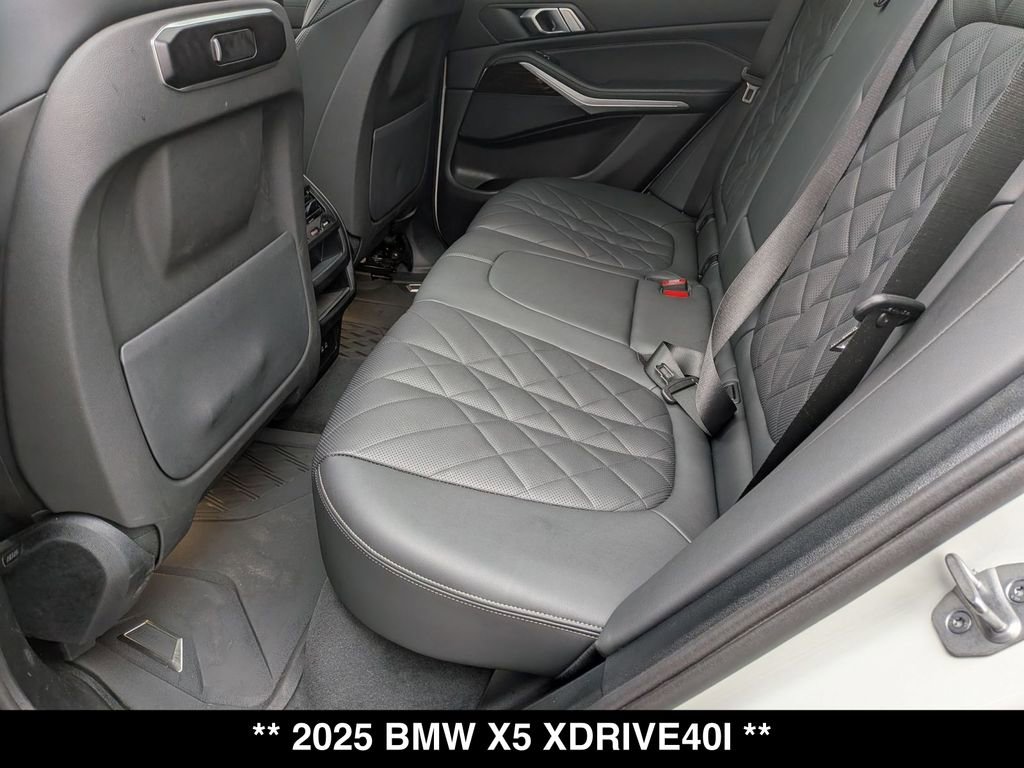Certified 2025 BMW X5 xDrive40i w/ Parking Assistance Package AWD/4WD image 4