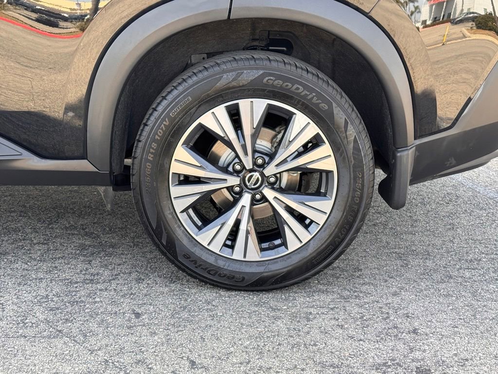 Certified 2021 Nissan Rogue SV FWD image 10