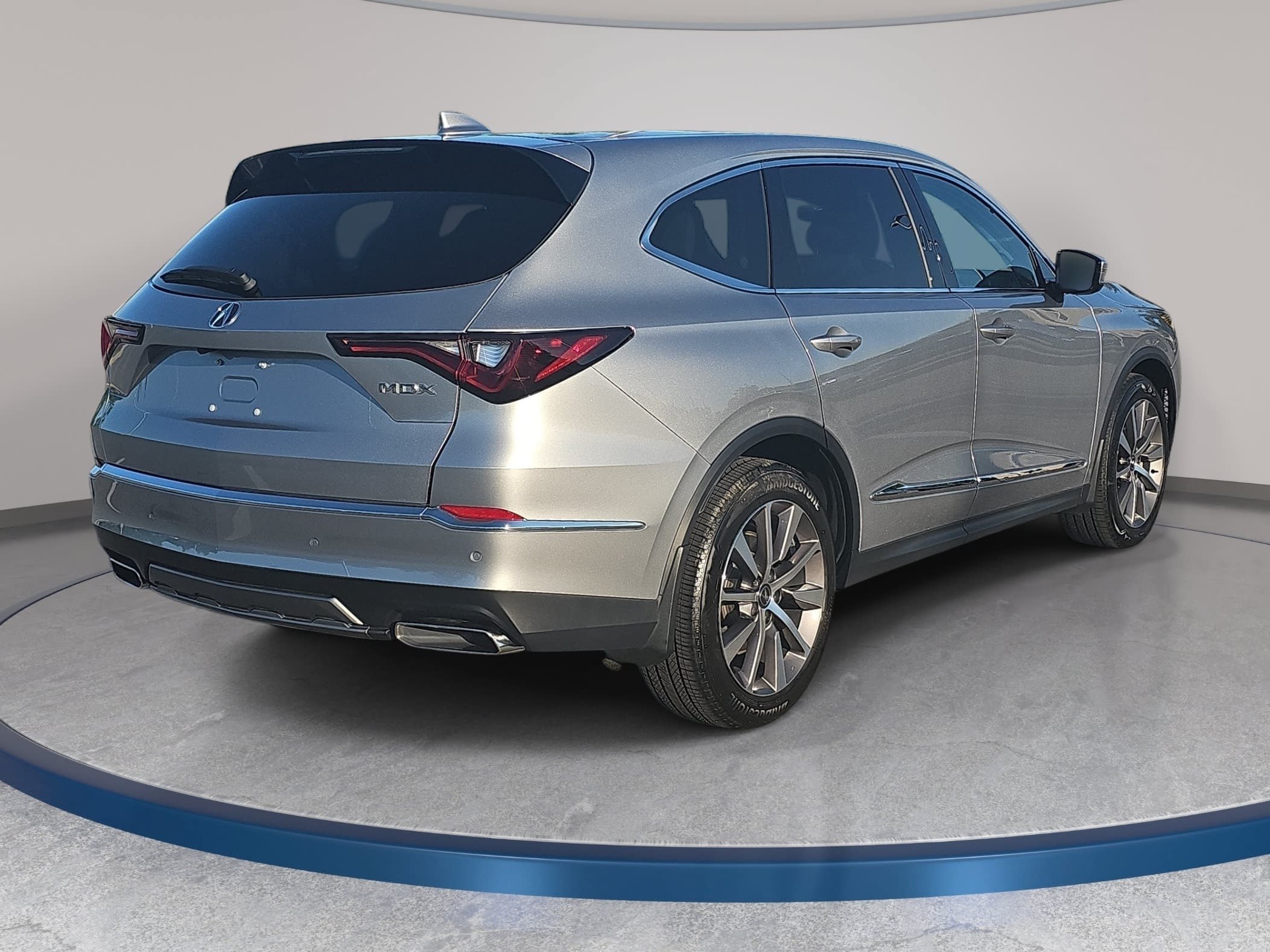 Certified 2025 Acura MDX FWD w/ Technology Package image 5