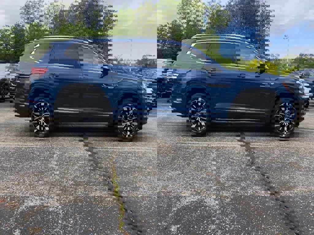 New 2025 Volkswagen Atlas SEL Premium R-Line image 8