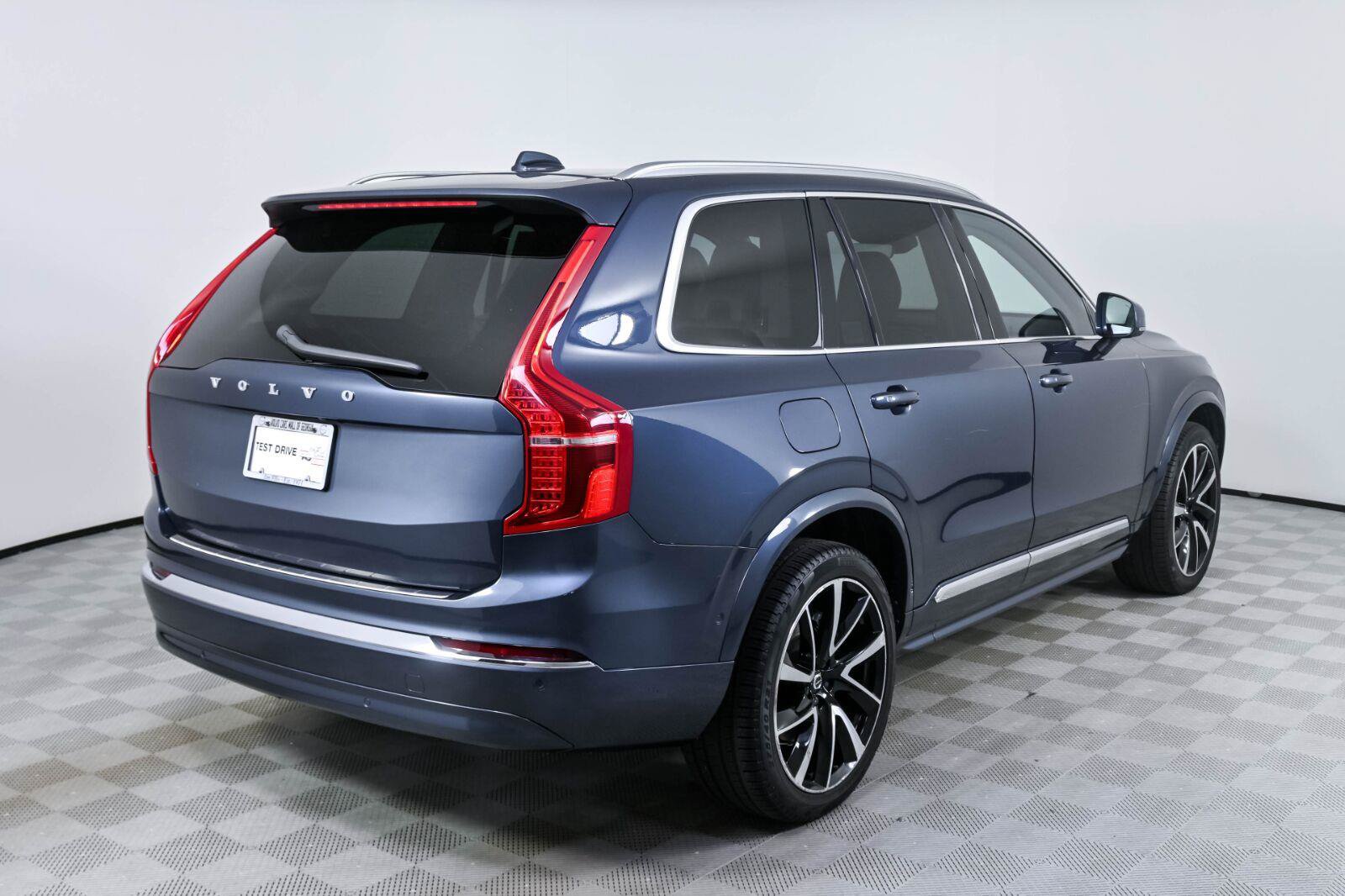 Used 2023 Volvo XC90 B6 Plus w/ Protection Package Premier AWD/4WD image 28