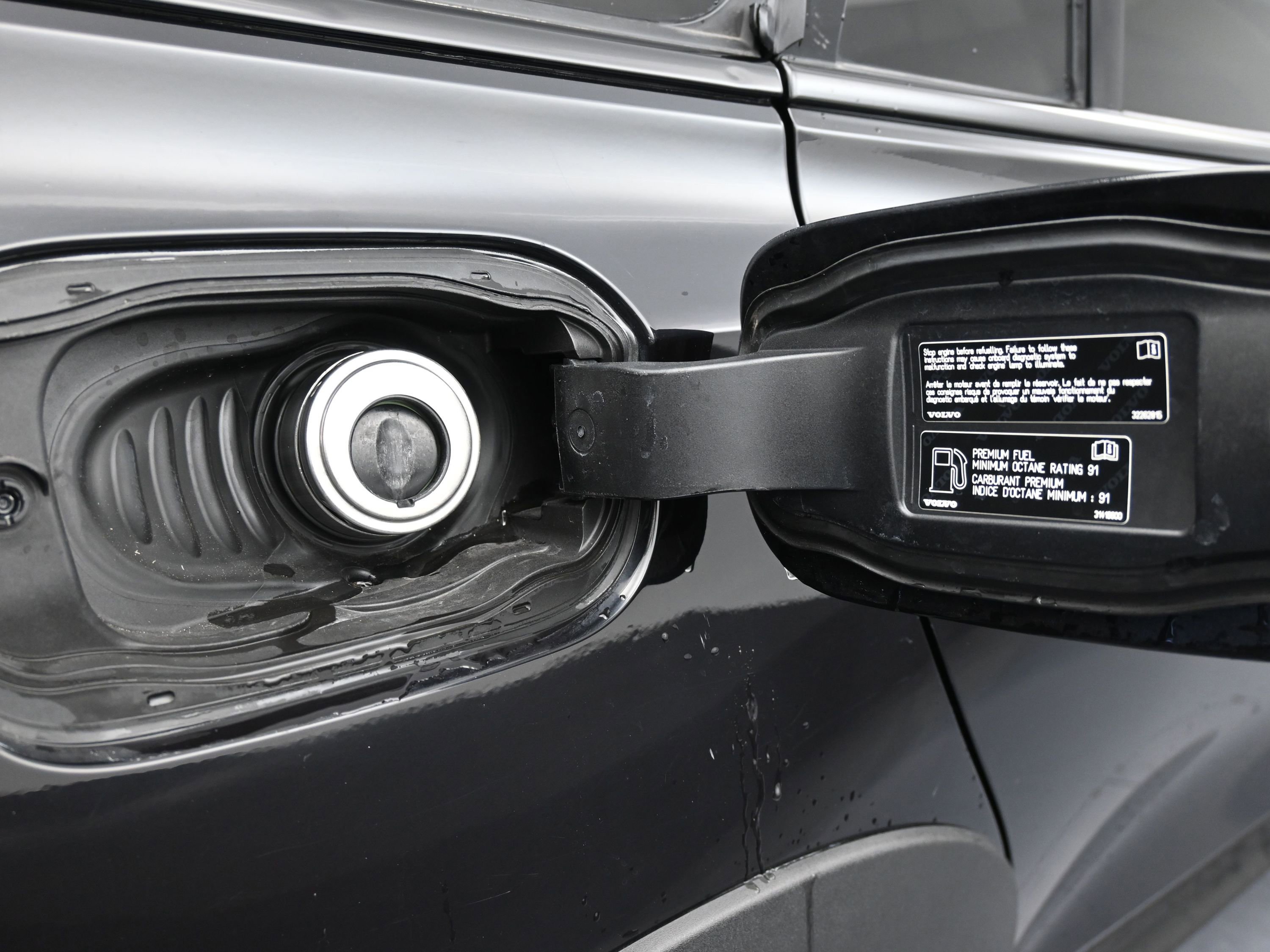 Used 2020 Volvo V60 T5 Cross Country w/ Protection Package image 45