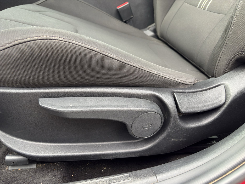 Used 2024 Hyundai Elantra SEL FWD image 11