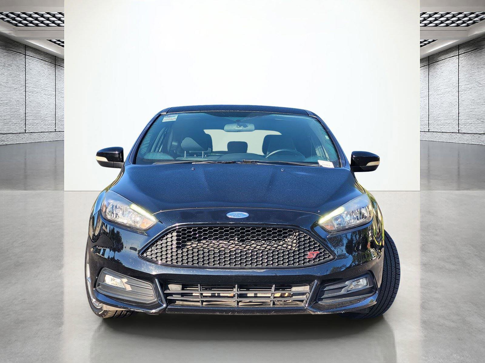 Used 2018 Ford Focus ST image 3