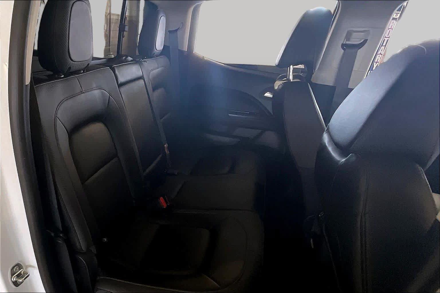 Used 2021 GMC Canyon AT4 w/ Driver Alert Package AWD/4WD image 17
