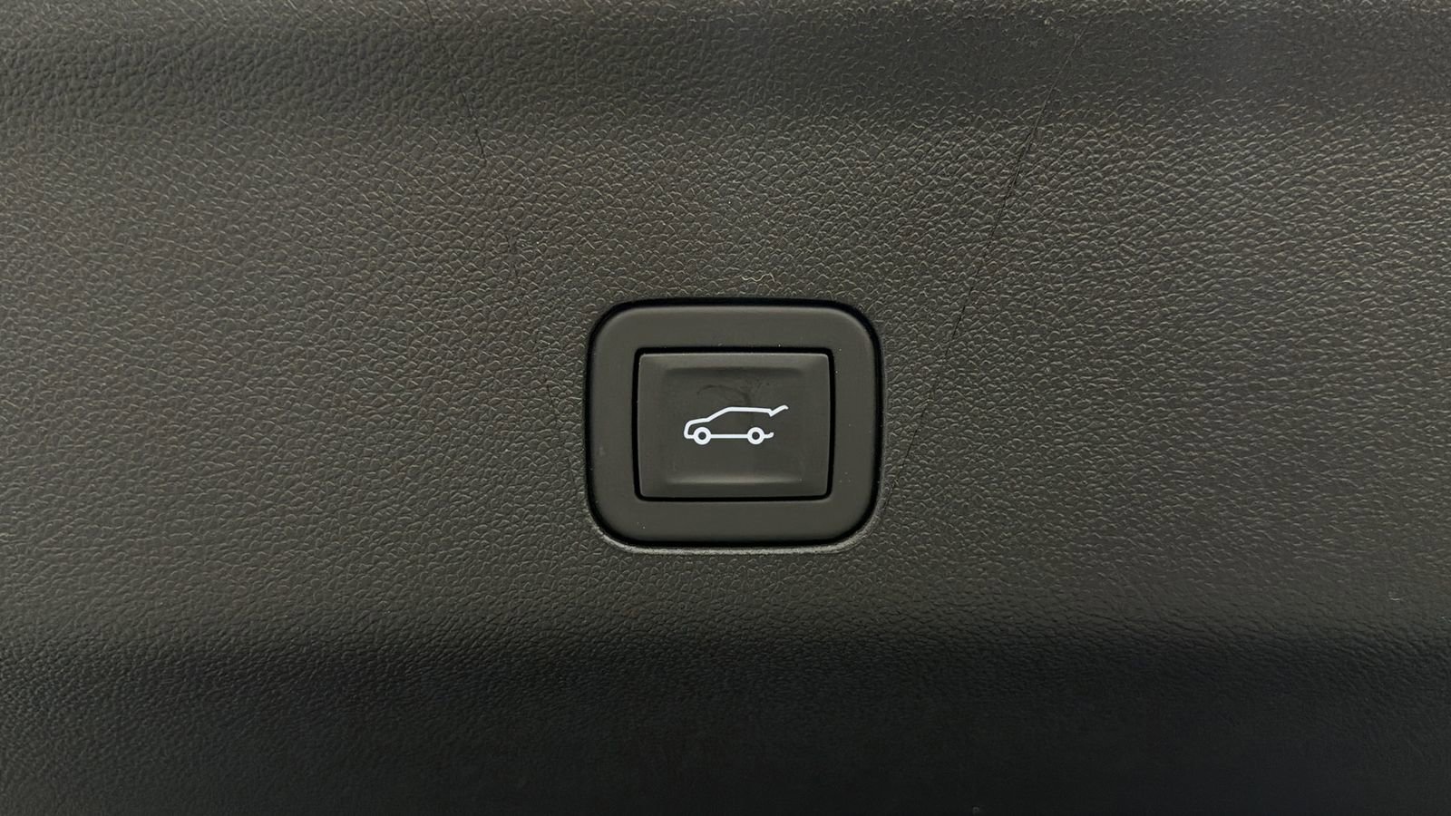Used 2026 GMC Yukon Denali w/ Sun & Power Step Package AWD/4WD image 14