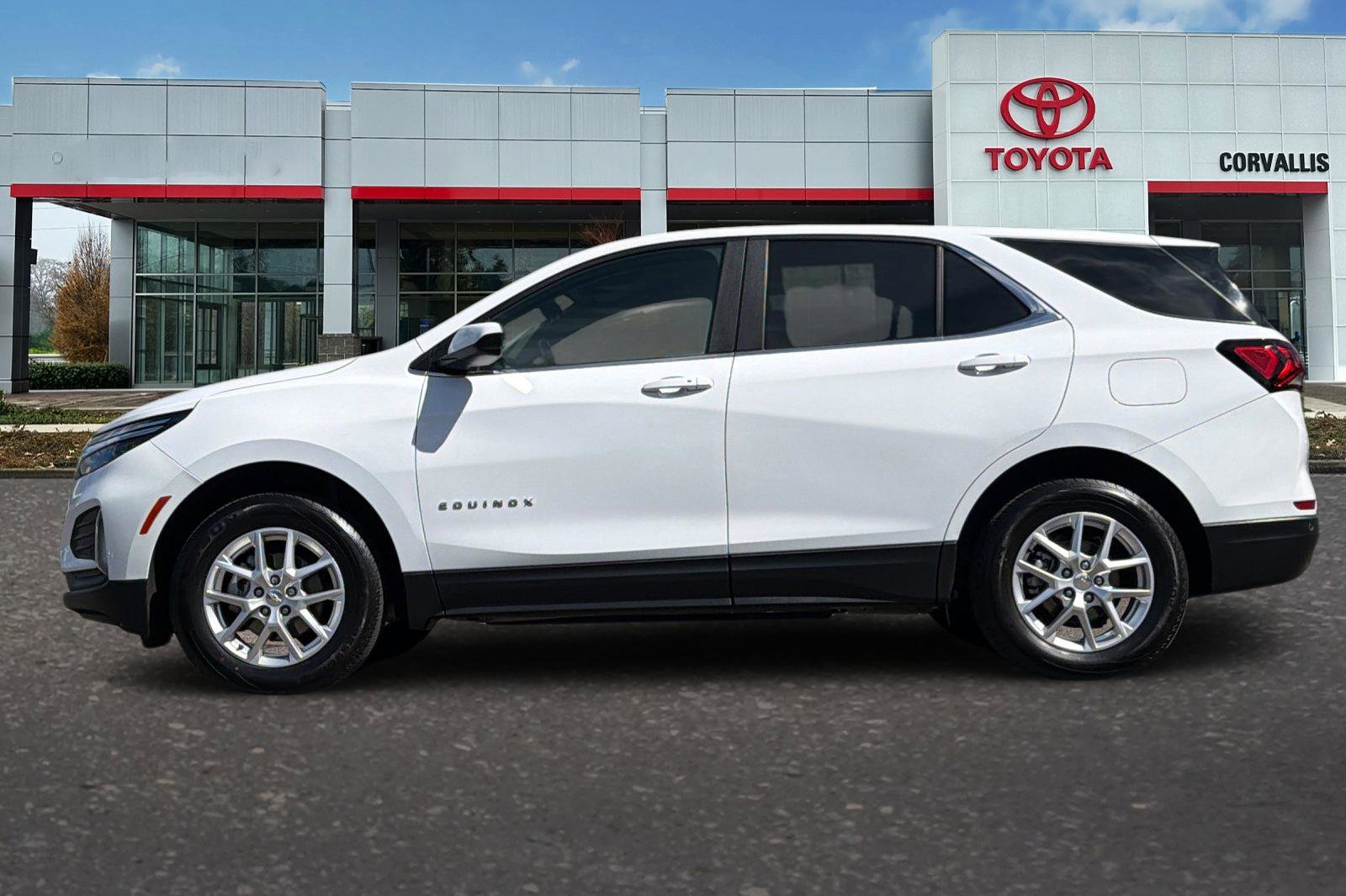Used 2024 Chevrolet Equinox LT AWD/4WD image 7