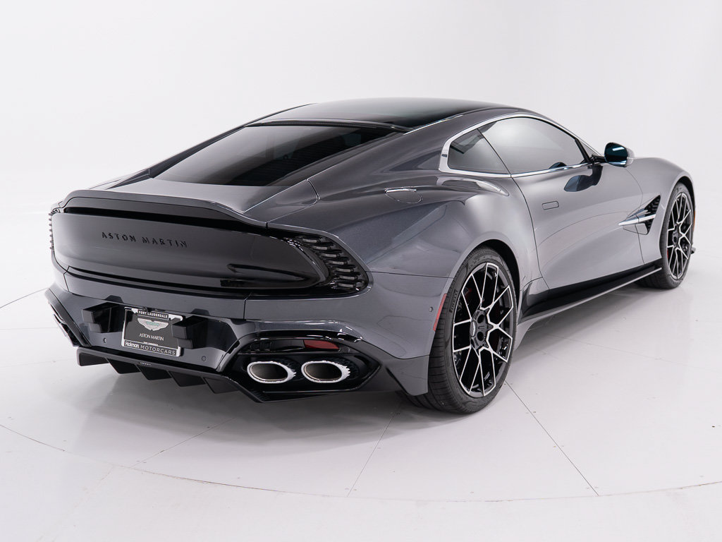 Used 2025 Aston Martin Vanquish RWD image 5
