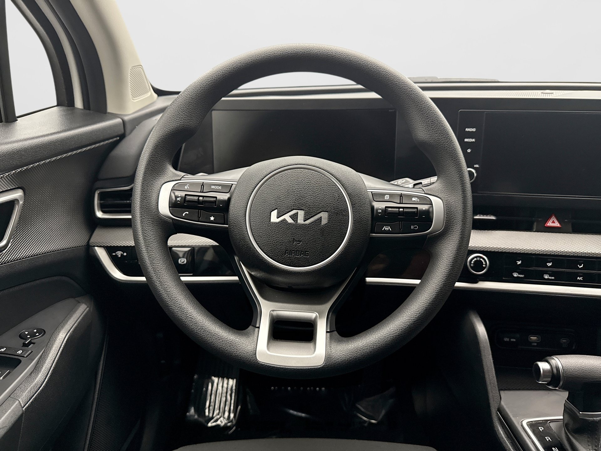 Used 2023 Kia Sportage LX AWD/4WD image 12