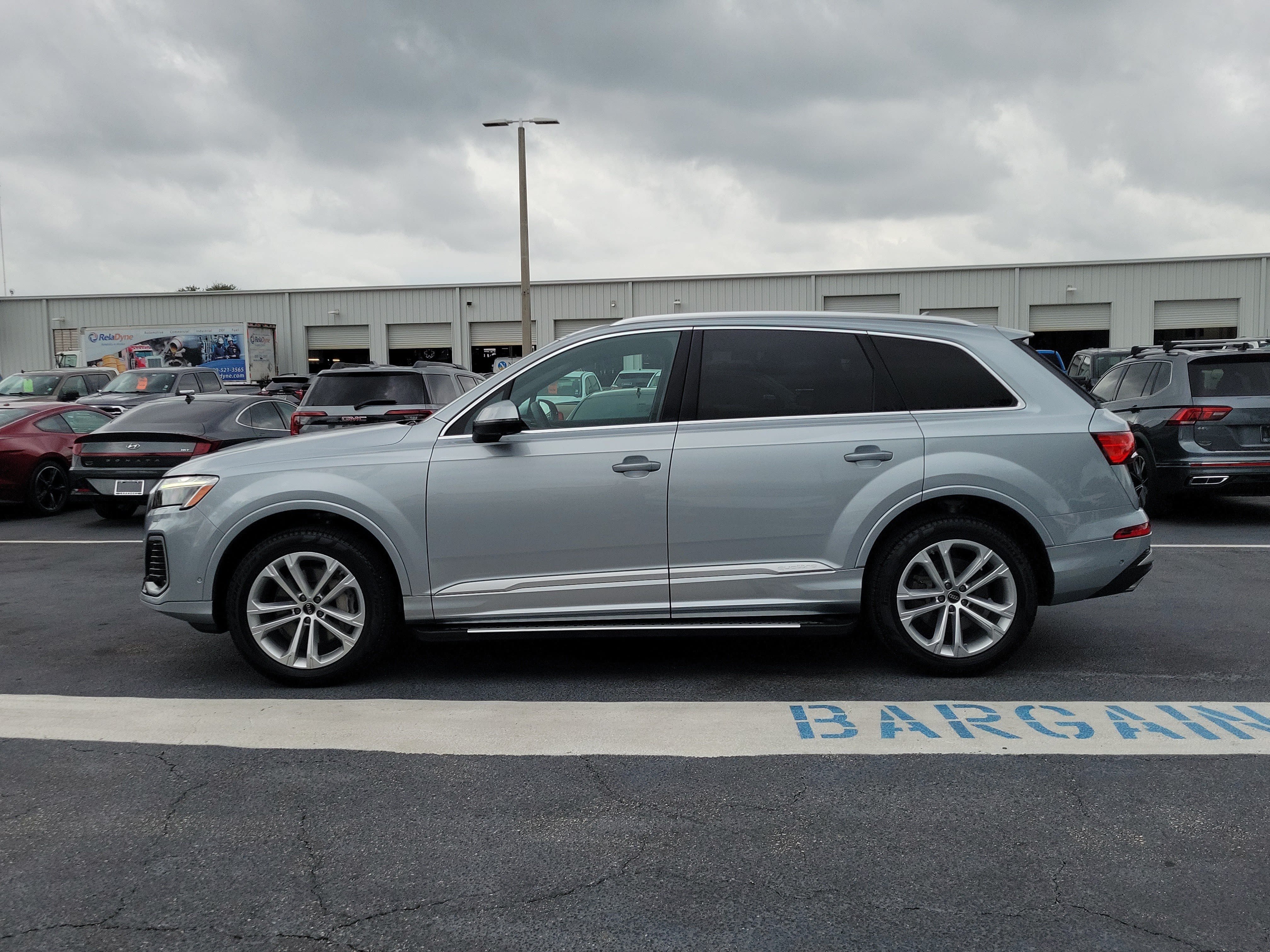 Used 2025 Audi Q7 2.0T Premium w/ Convenience Package AWD/4WD image 6