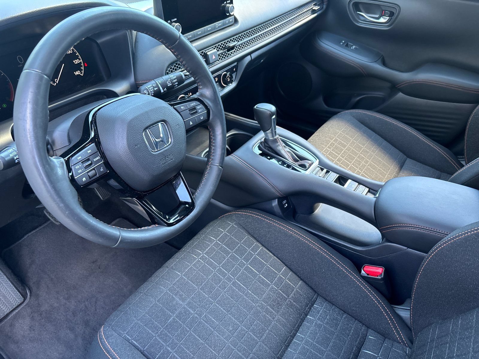 Used 2024 Honda HR-V Sport image 11