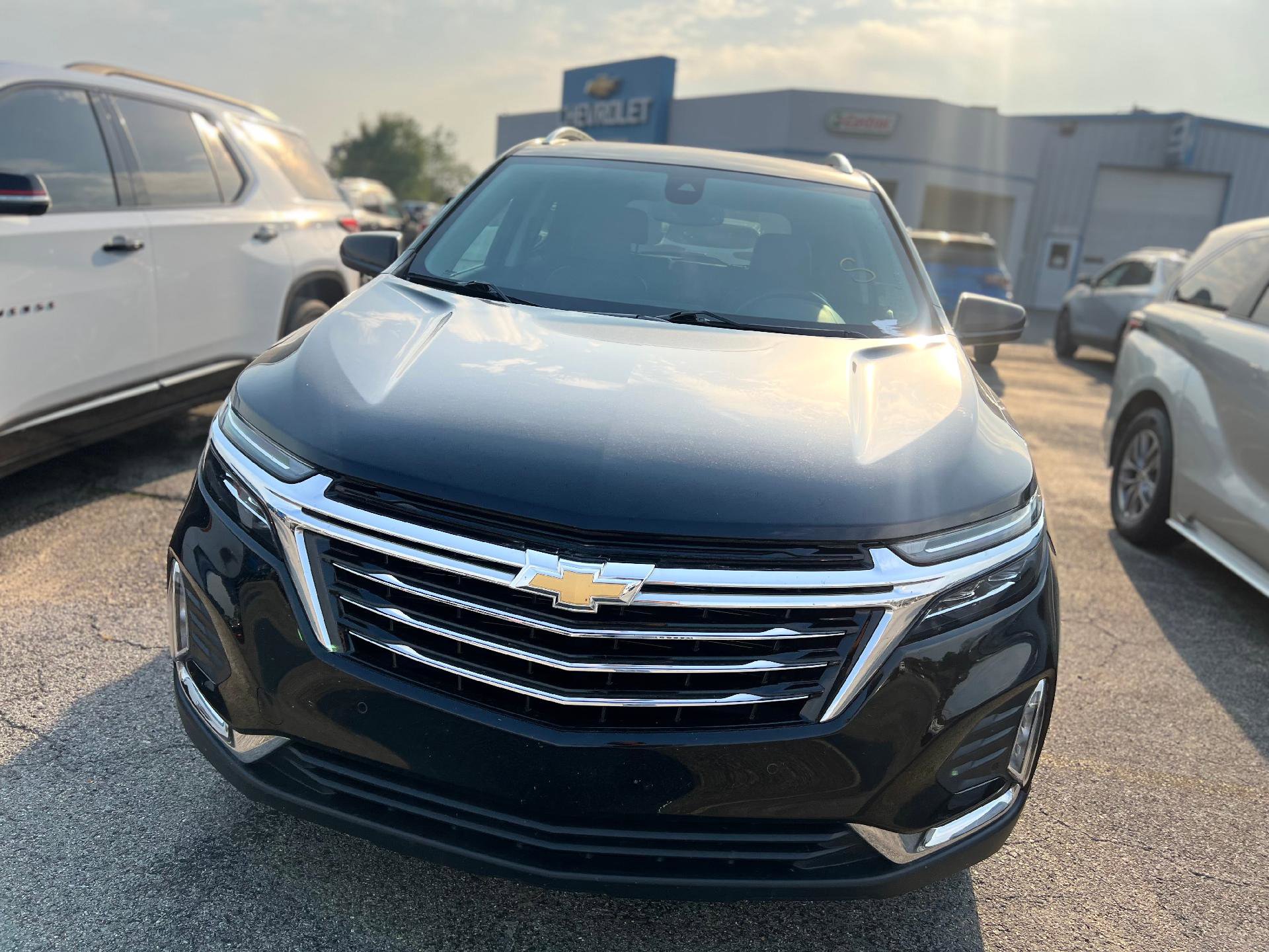 Used 2023 Chevrolet Equinox Premier w/ LPO, Floor Liner Package image 6