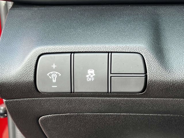 Certified 2025 Hyundai Elantra Sport FWD image 18