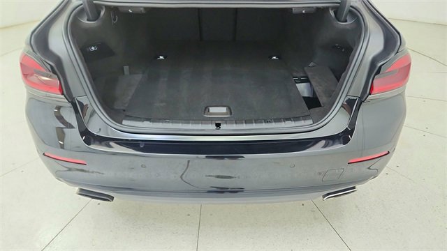 Used 2023 BMW 530e xDrive w/ Premium Package image 14