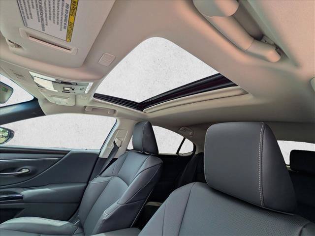 Used 2025 Lexus ES 300h w/ Premium Package FWD image 14