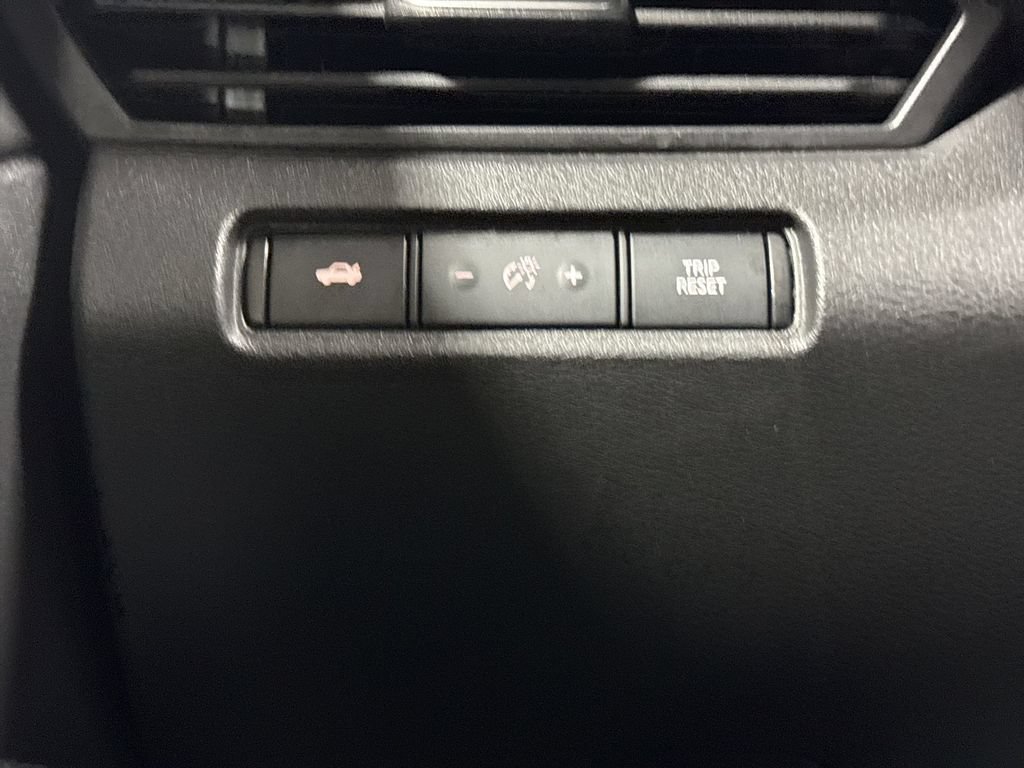 Used 2025 Nissan Altima 2.5 SV FWD image 18