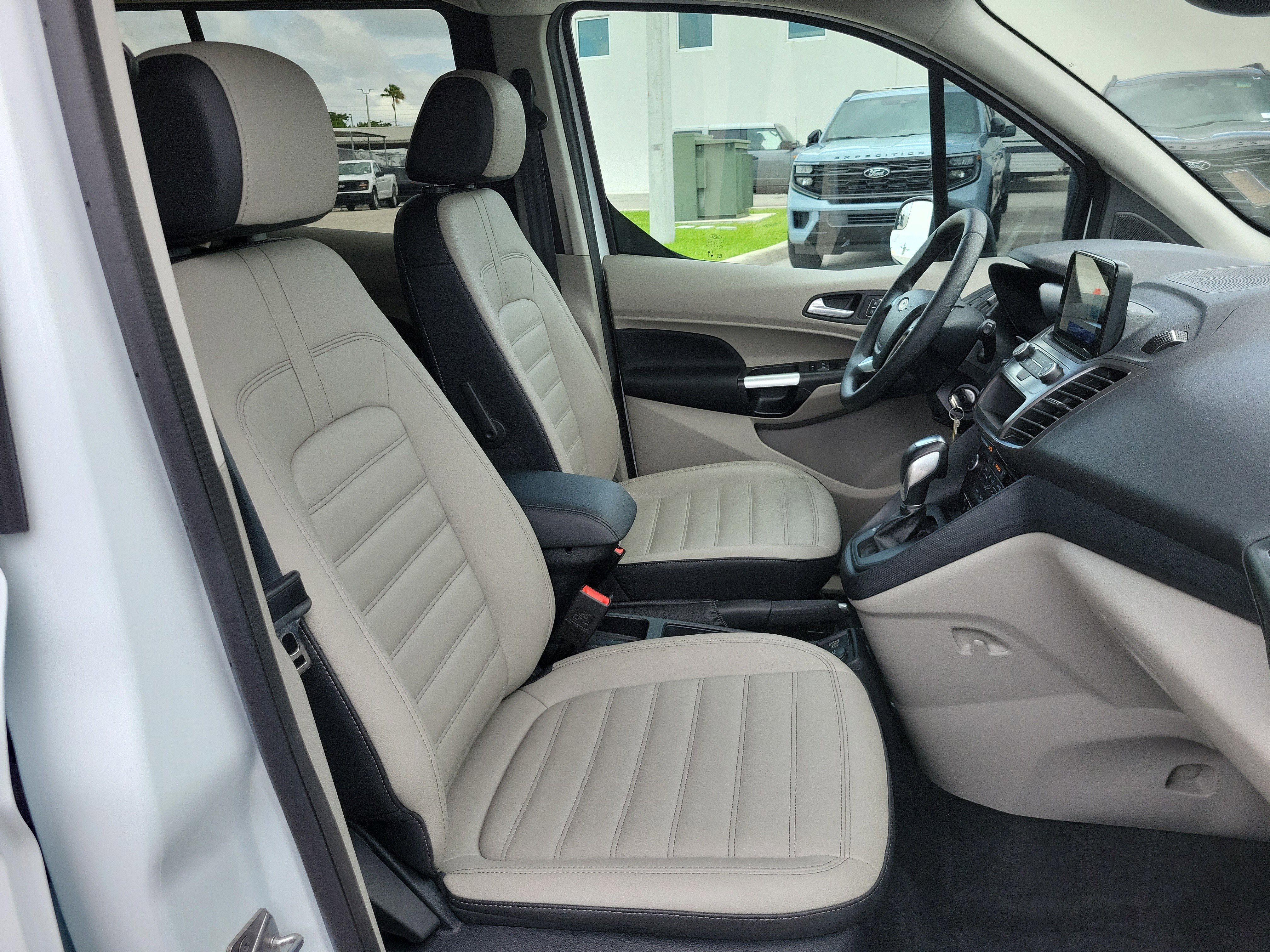 Used 2023 Ford Transit Connect XLT FWD image 19