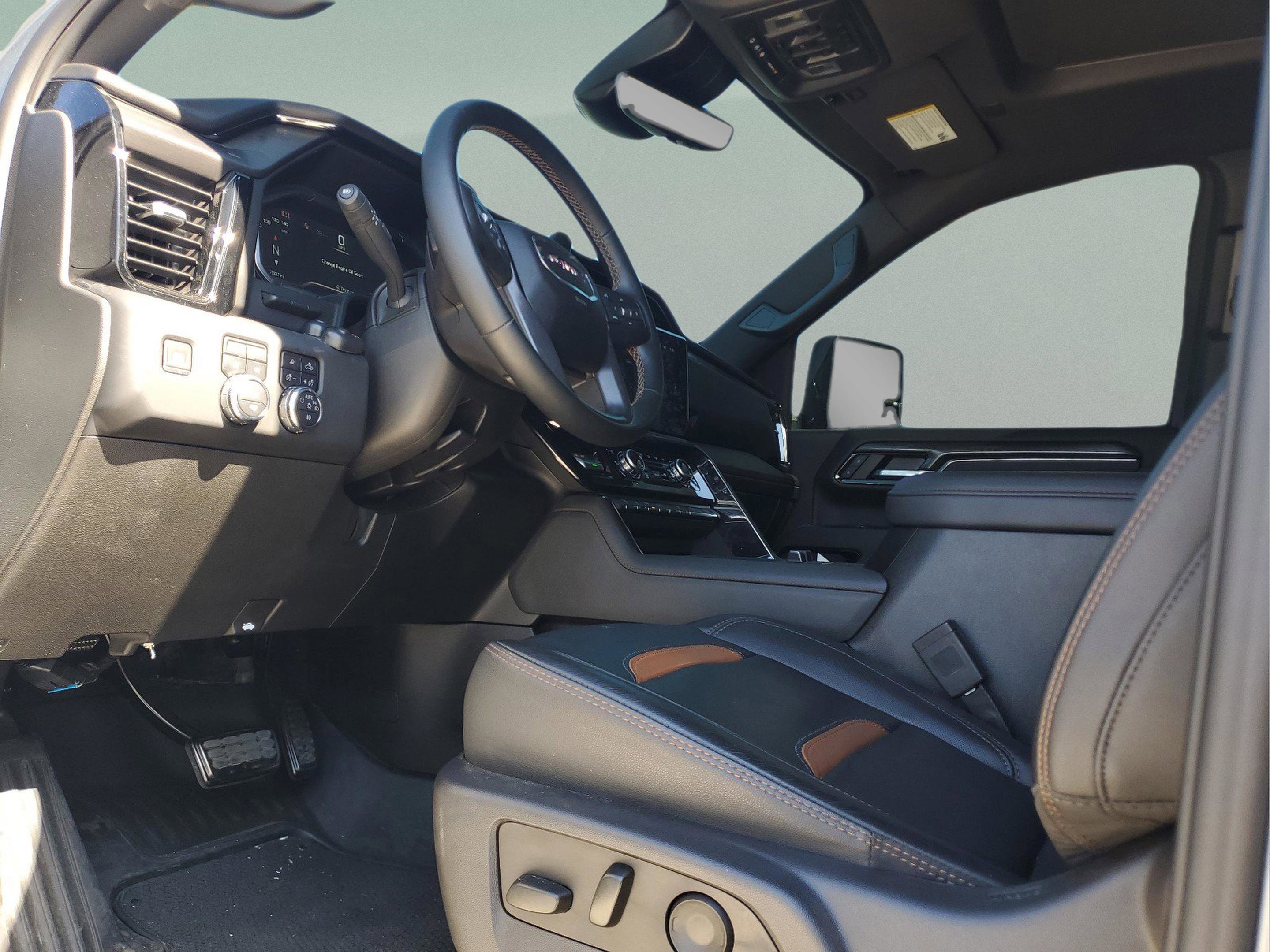 Used 2024 GMC Sierra 2500 AT4 w/ AT4 Premium Plus Package image 15