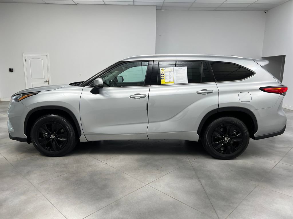 Used 2020 Toyota Highlander XLE image 4