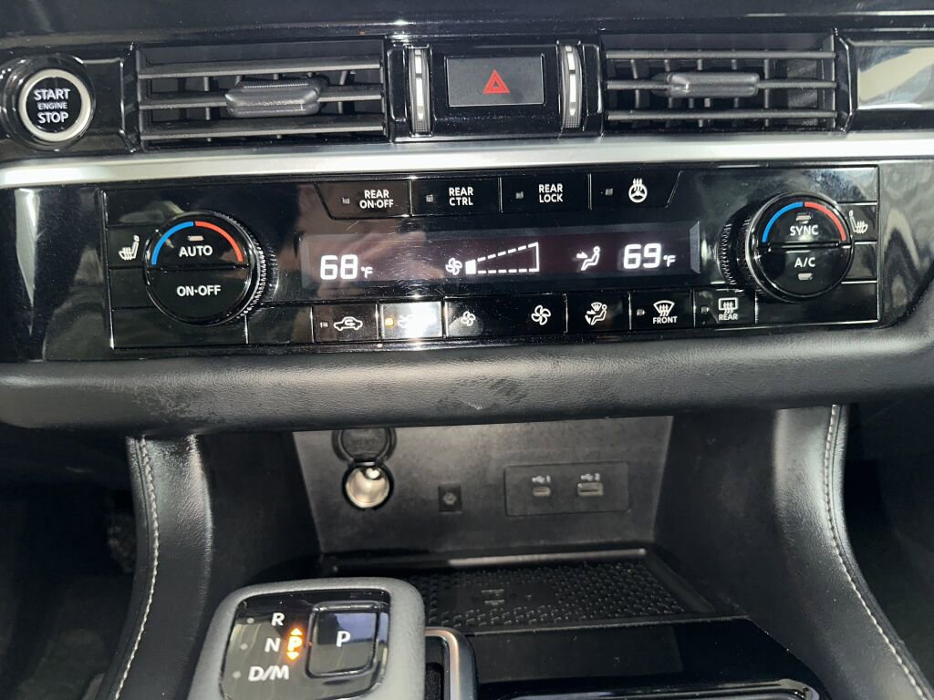 Used 2023 Nissan Pathfinder SL image 12