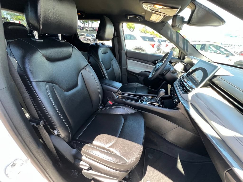 Used 2025 Jeep Compass Limited AWD/4WD image 28