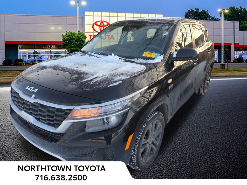 Used 2023 Kia Seltos LX image 12