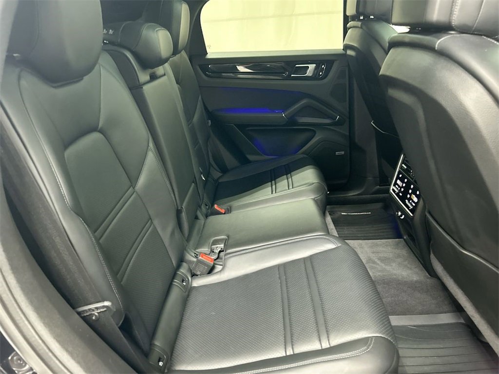 Certified 2021 Porsche Cayenne Coupe image 21