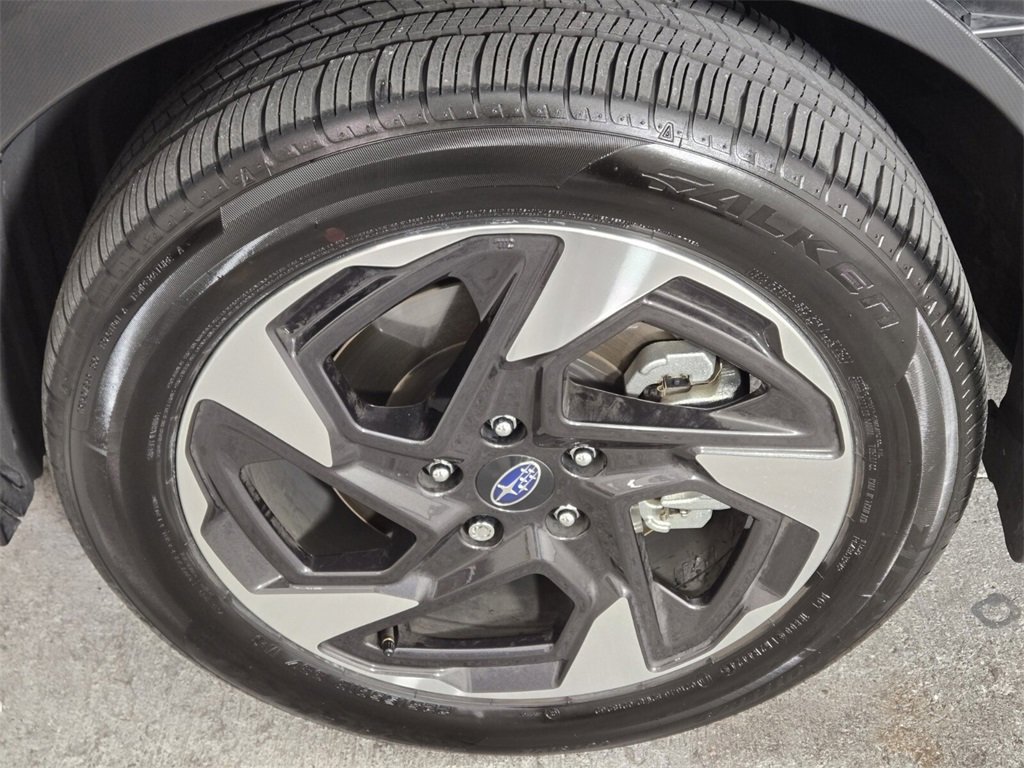 Certified 2025 Subaru Crosstrek 2.5i Limited w/ Crosstrek Mirror Package image 11